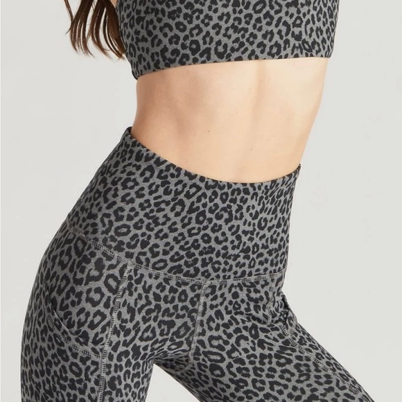 Strut This Remi Light Grey Legging Size Small - Picture 12 of 14